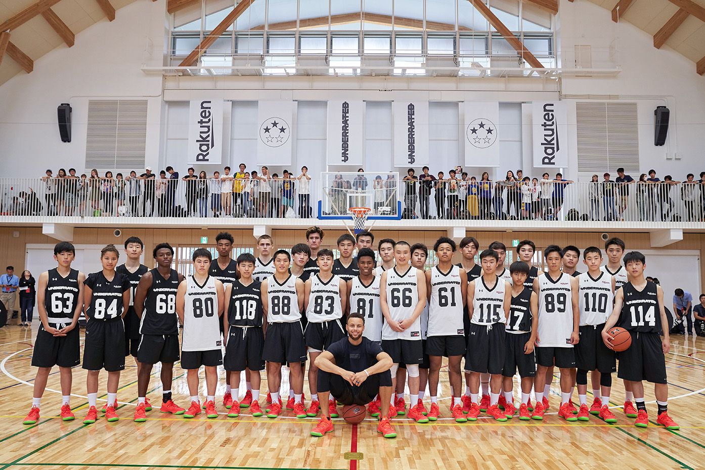 Stephen Curry Imparts Skills Training to Japanese High School Athletes